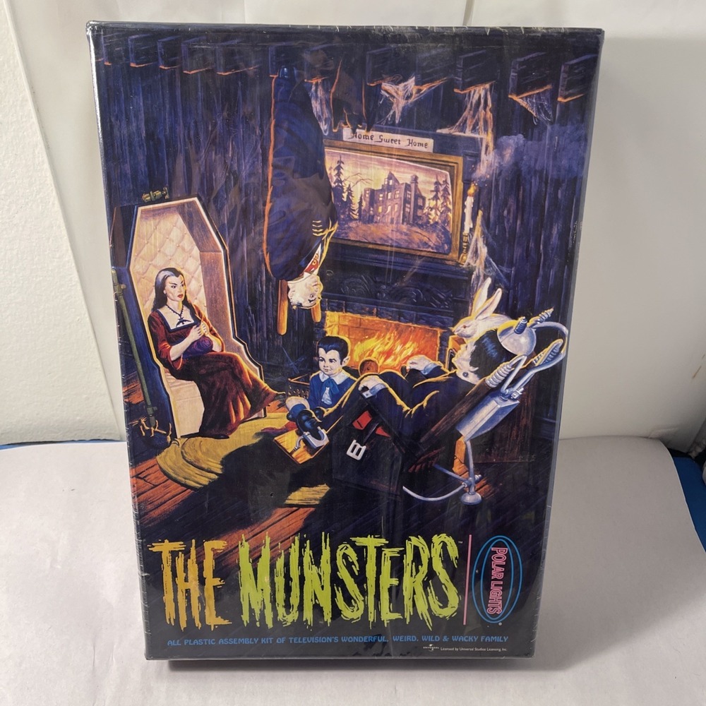 Polar Lights The Munsters All Plastic Assembly Kit Model 5013 Playing Mantis New - Picture 11 of 11